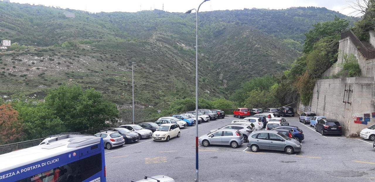 Appartamento Grazioso, Molto Tranquillo! Gênes Extérieur photo